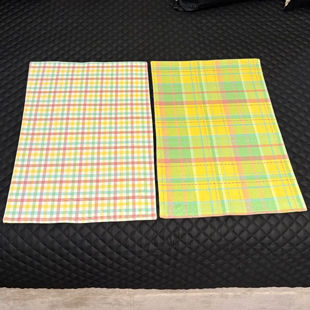 Pier 1 Set of 2 Reversible Plaid Placemats